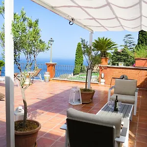 Athena 2*, Taormina Italien