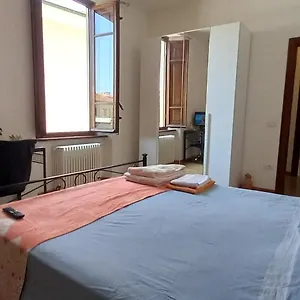 Holiday Rental- By The Walls N 395 , Lucca Italien